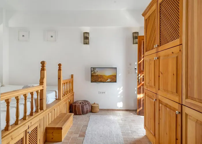 Vasoula Lindos, Jasmine And Gardenia *