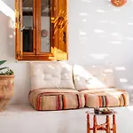 فيلة Vasoula Lindos, Jasmine And Gardenia *